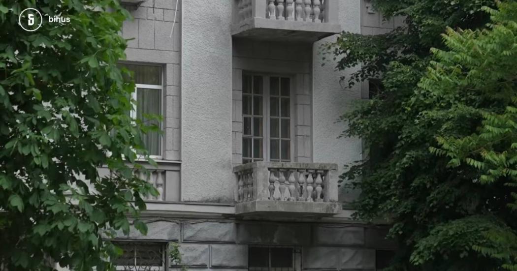 Оренда з дисконтом: Андрій Мотовиловець знімає елітне житло в центрі столиці втричі дешевше за ринок