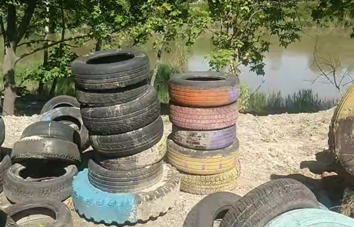 Нижній Тельбін - місце відпочинку київських шин і будівельного сміття