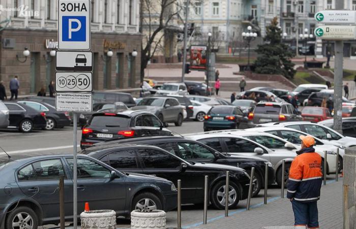 Паркувальний рекет – новий бізнес Київської міської державної адміністрації під час війни
