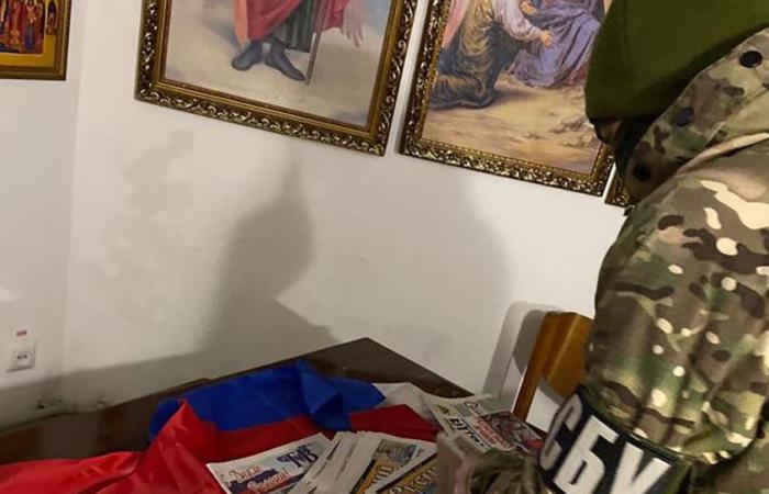 СБУ виявила в єпархіях УПЦ (МП) агітаційні листівки об’єднання Медведчука, російські «триколори» та колишні склади окупантів