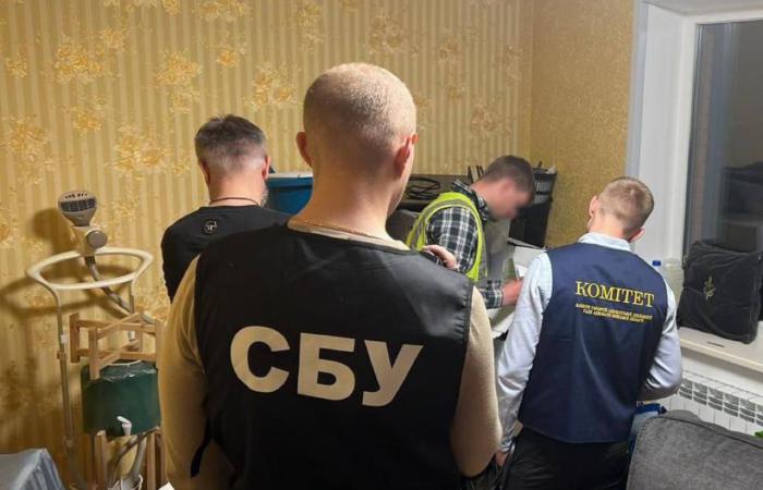 Адвоката та посадовця Київської ОВА викрито на організації незаконного перетину кордону через систему «Шлях»