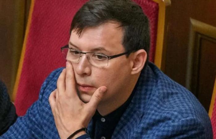 Мураєву повідомили про підозру в держзраді