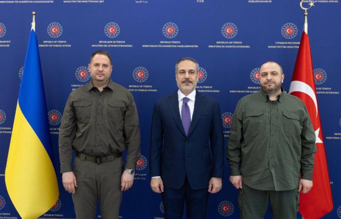 🇹🇷🇺🇦 В Анкарі відбулася зустріч глави МЗС Туреччини Хакана Фідана з Умеровим та Єрмаком