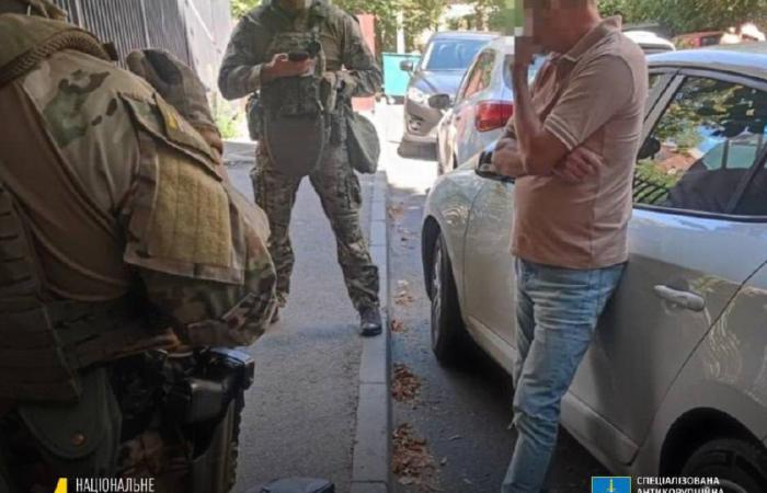 14 серпня НАБУ і САП затримали двох співорганізаторів злочинної схеми щодо заволодіння понад 12,5 млн грн