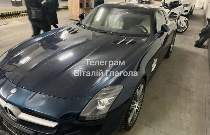 На Закарпатті вилучили елітний Mercedes-Benz SLS AMG, що належить російському олігарху Орлову