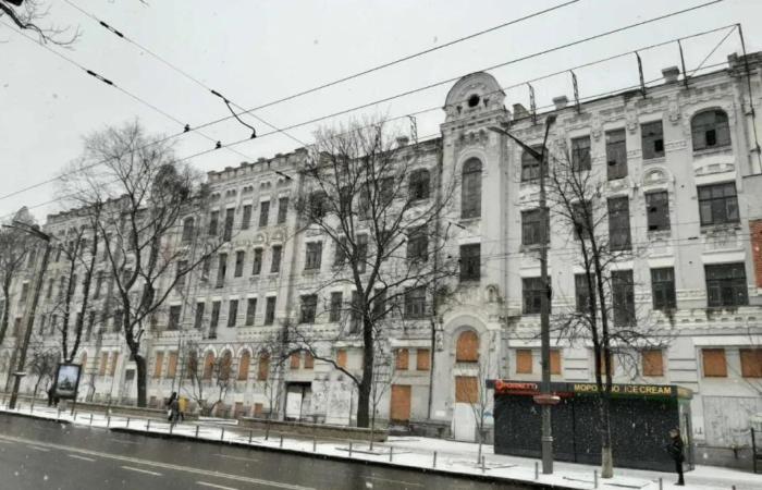 🔒 Суд арештував будинок-готель монастиря на Мазепи, 11 і 292 млн грн: слідство підозрює спробу обійти санкції Жеваго