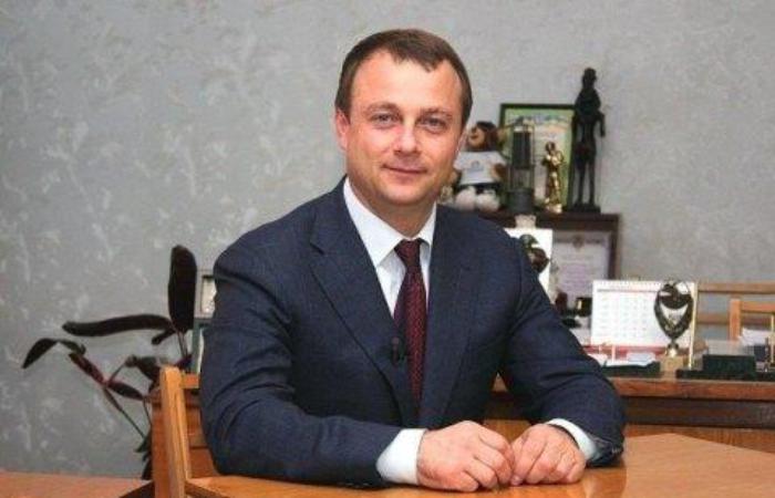 🛠️ Мер Покровська — механік у Мадриді: як Руслан Требушкін поєднує державну зарплату й заробітки за кордоном
