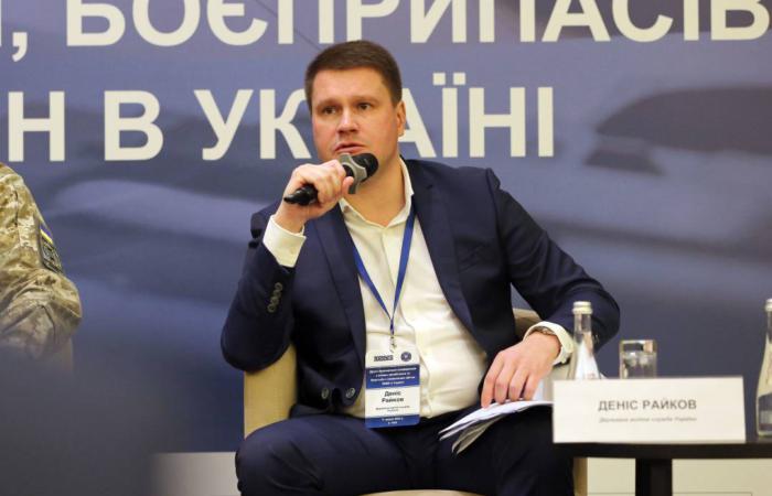 У родини головного борця з контрабандою — маєтки на мільйони: НАБУ вже проводило обшуки, але справа зникла