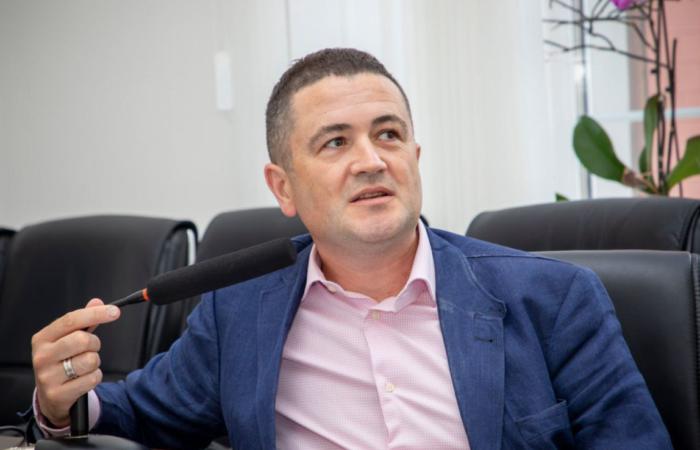 📖 Прокурор-мільйонер із родинними зв’язками: майно в Іспанії, позашляховик на батька та бізнес у «днр»