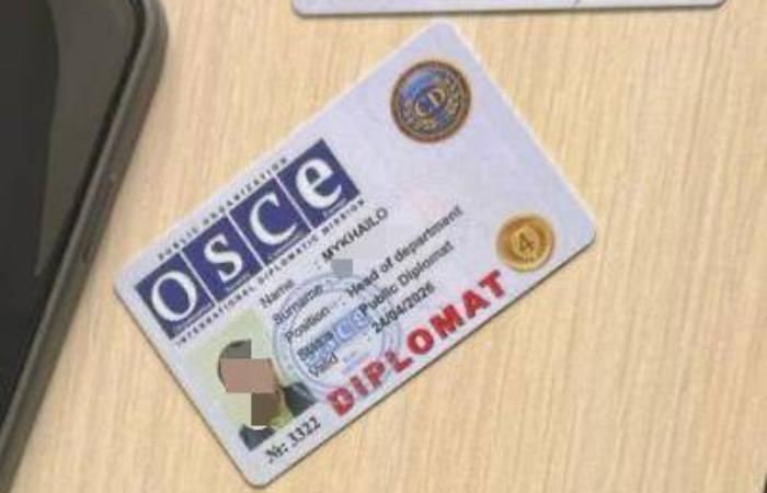 Посадовець Держмитслужби торгував 