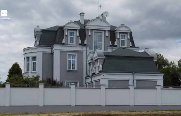 🛞 Дружина полковника поліції розсікає на «ґеліку» прибиральниці та живе в маєтку без пояснення джерел статків