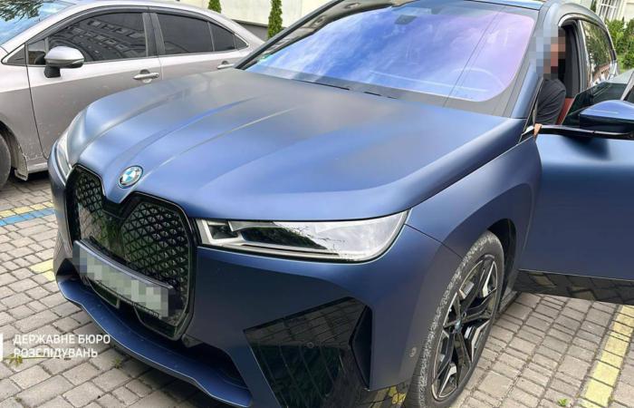 📌 ВАКС відмовився конфіскувати елітне авто, яким користується екс-податківиця з Івано-Франківська