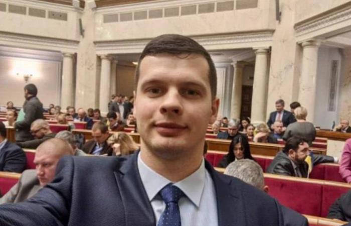 🚨 Масштабна спецоперація БЕБ: обшуки в мережі UVAPE та ймовірні зв’язки з народним депутатом від «Слуги народу»