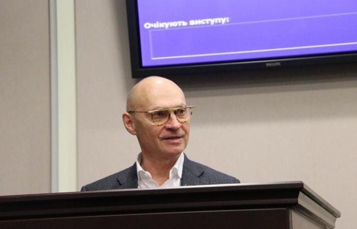 ⚡️ Слуга на вихід: Скляров терміново склав мандат і готується до виїзду з України