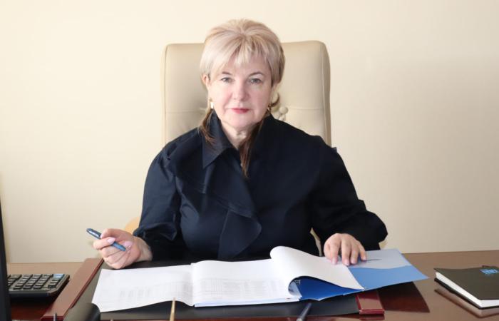 📖 Родина тернопільської податківчині купила Mercedes за 5 млн: декларація, що пахне розкішшю