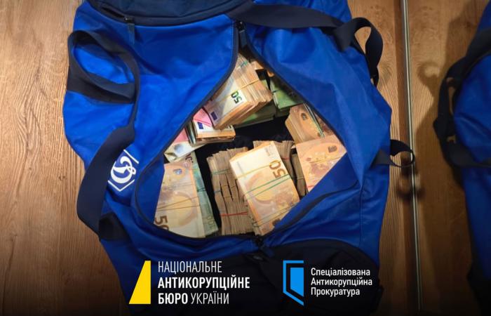 Чому Україні вдається боротися з корупцією, навіть незважаючи на вторгнення Росії ?