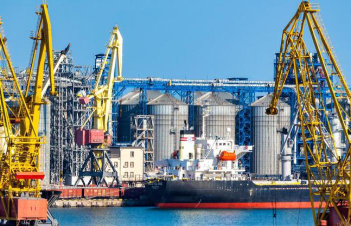 АМПУ купує румунський буксир за 5,5 млн євро, ігноруючи дешевшу пропозицію «Нiбулона»