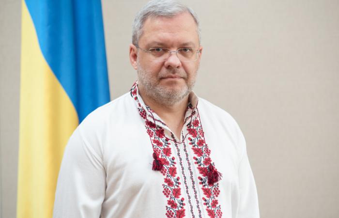 🚨 Скандал! Постачальник військового текстилю на мільярд гривень виявився пов'язаним із родиною ексміністра Галущенка