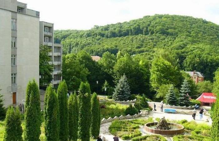 🕵️‍♂️🧡 Штурм санаторію в Конча-Заспі: ГУР, заручники і бізнес під прикриттям військових  ДБР відкрило провадження