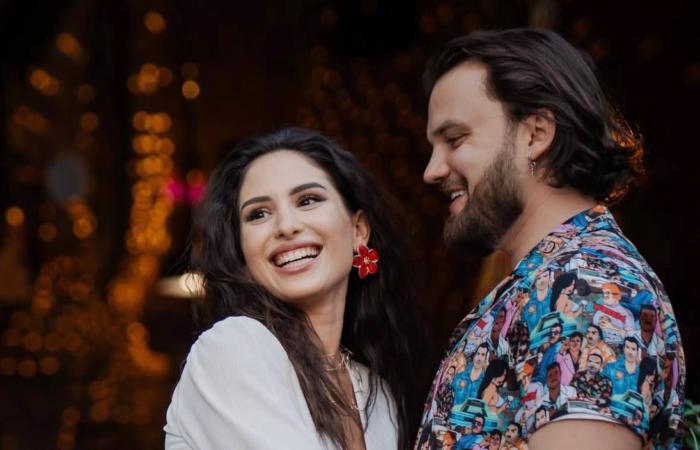 Юрист-правозахисник Пронін та його дівчина-співачка пересіли на преміум авто під час війни