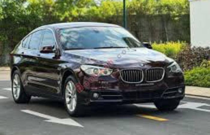 BMW за ціною смартфона: заступник начальника поліції охорони Харківщини задекларував елітне авто за 49 тисяч гривень