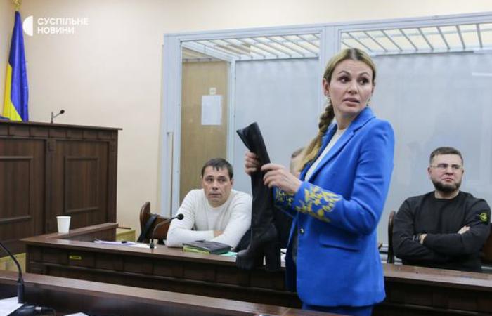 Попелюшка по-українські: як депутатка Скороход шукала чобіт, що підійде до електронного браслета