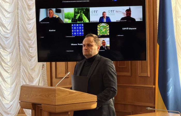 Дюжина заступників та нуль логістики: як Міністерство розвитку громад та територій України підміняє управління презентаціями