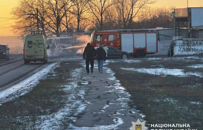 Удар дронами по автобусу в Тернівці: загинули 12 цивільних, серед них шахтарі