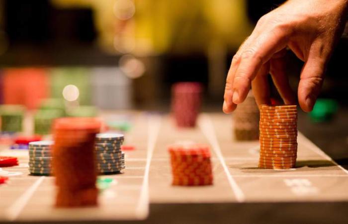 ⚖️ Крипто-хаос у Подільському суді: як поліція змішала казино 1Win, фішинг та елітні авто в одну справу