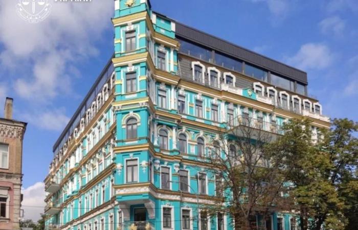 Суд зобов'язав власника пам'ятки архітектури на Володимирській, 4 укласти охоронний договір