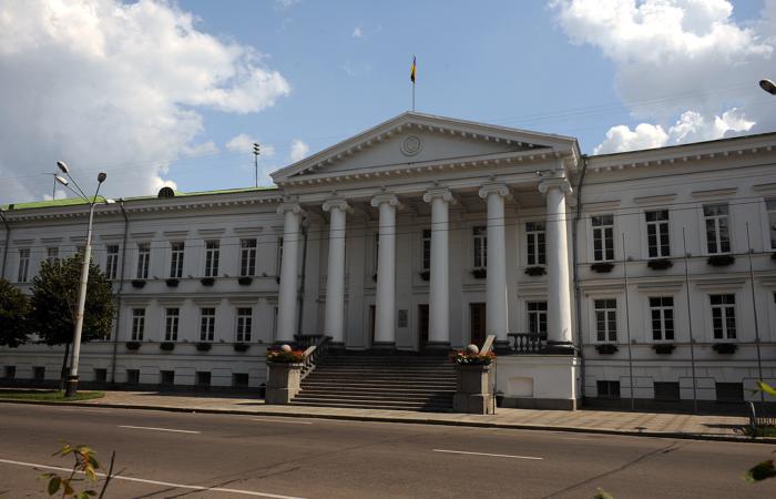 Юристка Полтавської міськради уникла суду через мобілізацію до ЗСУ: її обвинувачують у збитках бюджету на 2,7 млн грн