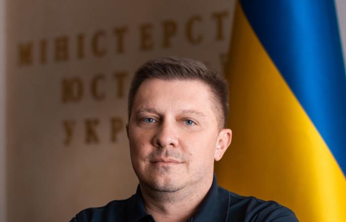 Поки країна воює: родичі затриманого заступника міністра юстиції купляли елітні авто