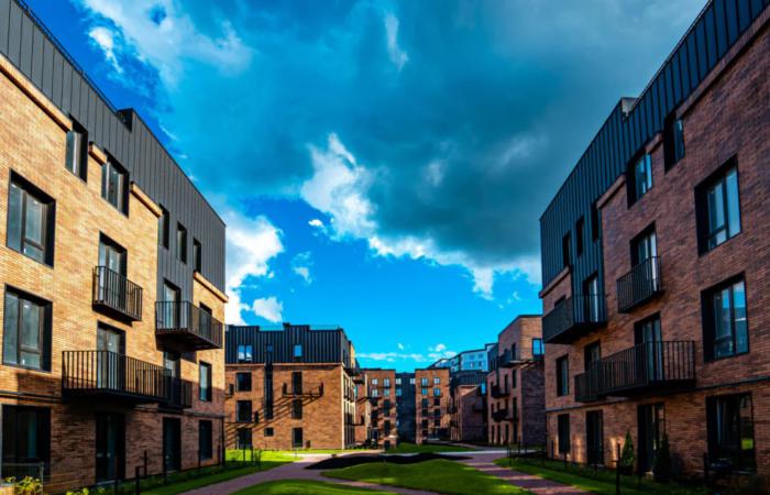 Прокурор із Харкова переїхав до Івано-Франківська. Разом із квартирою, будинком і питаннями без відповідей