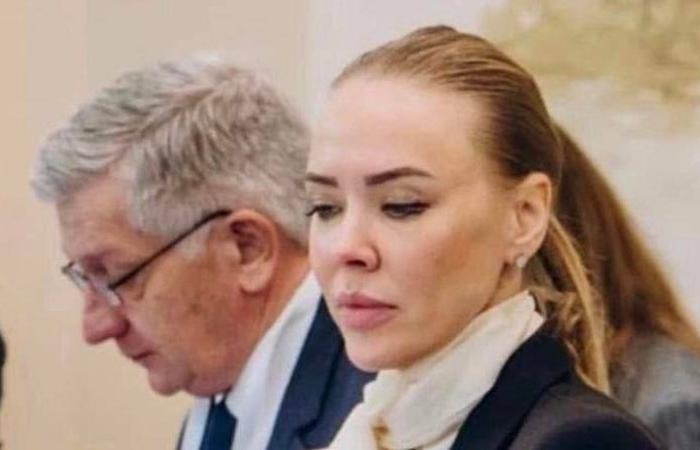 €99 000 на руці чиновниці Ірини Грицай — і жодного слова про годинник в декларації