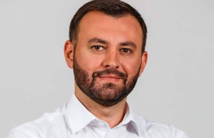 Держаудитор на Volvo XC90: зарплата 14 тисяч, авто за мільйон