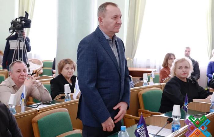 Нуль майна, мільйони готівки: хто такий Ілля Логін і чому він може очолити ДМС Хмельниччини