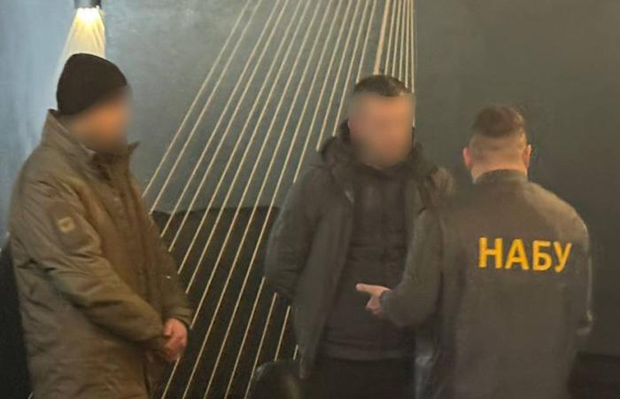 Працівник київського управління СБУ взяв $68 тис. за фіктивну відстрочку від мобілізації