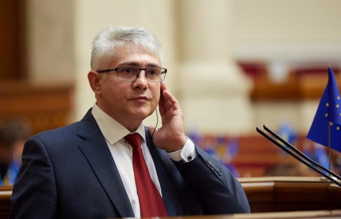 «Доброчесність — це раз і назавжди»: як слова Миколи Мороза розбилися об реальність та Mercedes ML