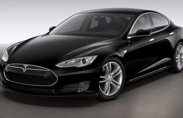 Tesla за ціною «Ланоса»: Як чиновниця з Ірпеня купила електрокар утричі дешевше ринку