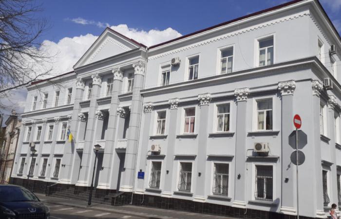 89 тисяч доларів готівкою — завгосп прокуратури не зміг пояснити звідки