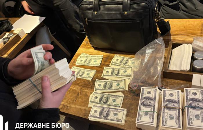 Вимагав $700 тисяч — отримав умовний строк: Голосіївський суд відпустив колишнього співробітника БЕБ на волю