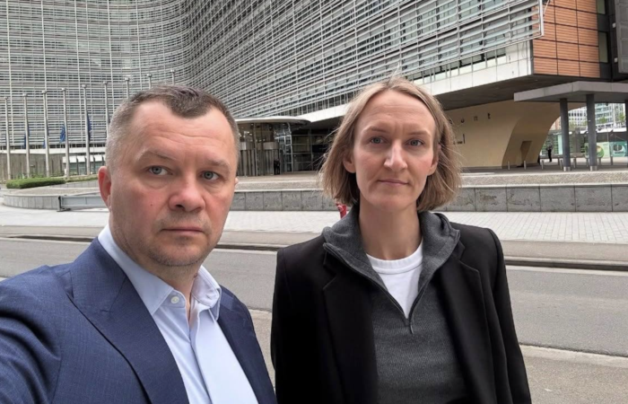 Дружина Милованова придбала два автомобілі за один рік — японський позашляховик та преміальний китайський електрокар