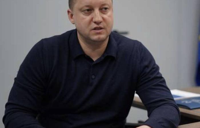 Шеф чернівецького БЕБ заробив 1,3 млн — дружина отримала квартиру за 12,6 млн і купила Touareg