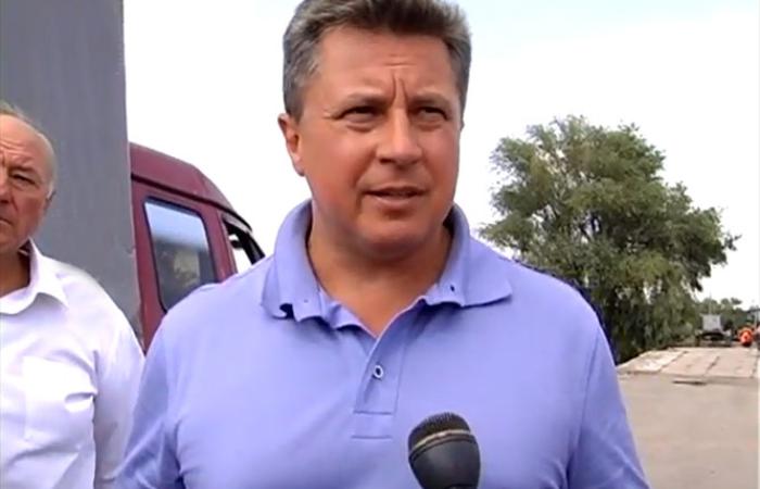 Яхти, офшори і санкції: як Олексій Азаров керує активами з Москви