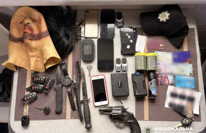 Нацполіція затримала банду, яка вибивала неіснуючі борги і підпалювала майно жертв