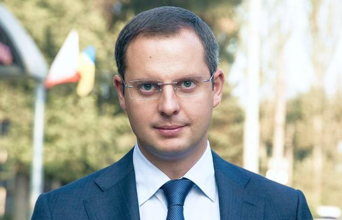 ВАКС заочно заарештував ексзаступника керівника Офісу президента Ростислава Шурму та його брата Олега