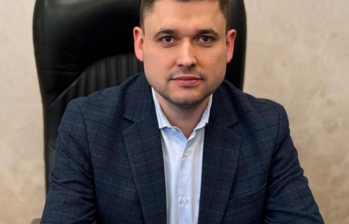 Статки родини Двірко: Стало відомо, скільки заробило подружжя головного податківця області.