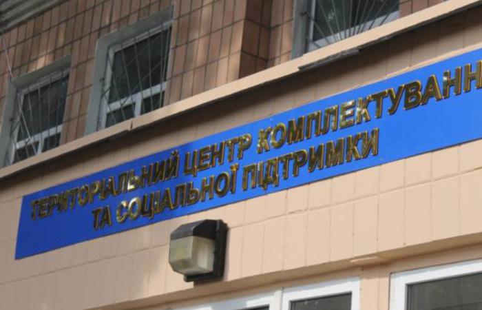 Начальник групи Бориспільського ТЦК Андрій Двірко веде заправний бізнес - поки його брат очолює податкову Київщини