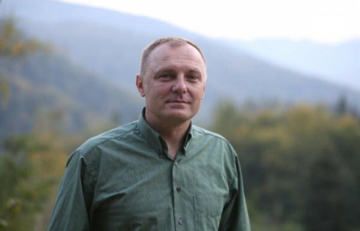 Мер Косова 11 років при владі: іспанська квартира за ціною гаража, зникла дружина з декларації і підрядник із капіталом 100 гривень, що отримав 31 мільйон