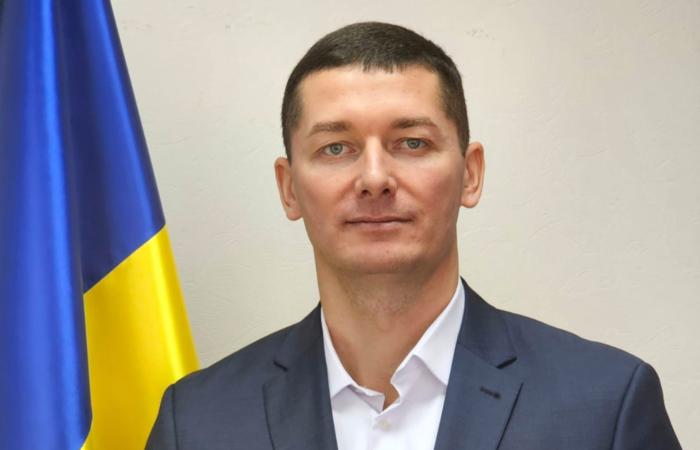 135 тисяч доларів у конверті та рахунок у Дубаї: що задекларувала родина заступника голови ГСЦ МВС